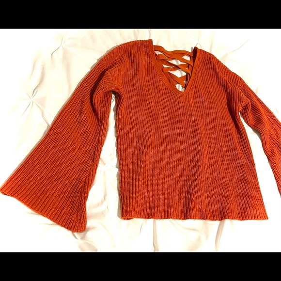Bell-sleeved Sweater - Picture 3 of 4